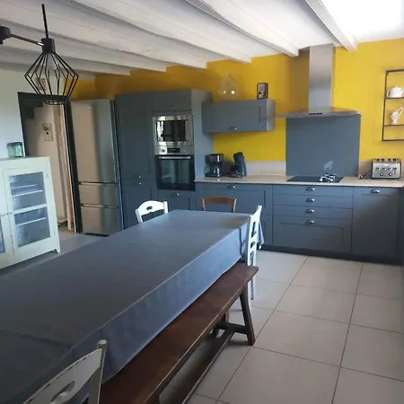 בית נופש Grande Maison Avec Piscine *