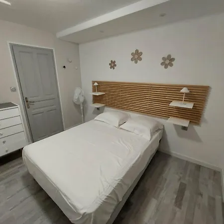 בית נופש Grande Maison Avec Piscine *