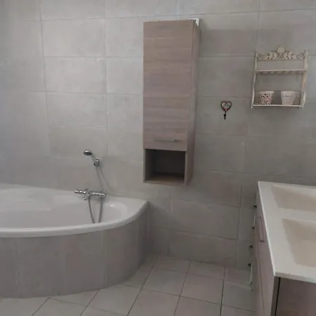 בית נופש Grande Maison Avec Piscine Vausseroux